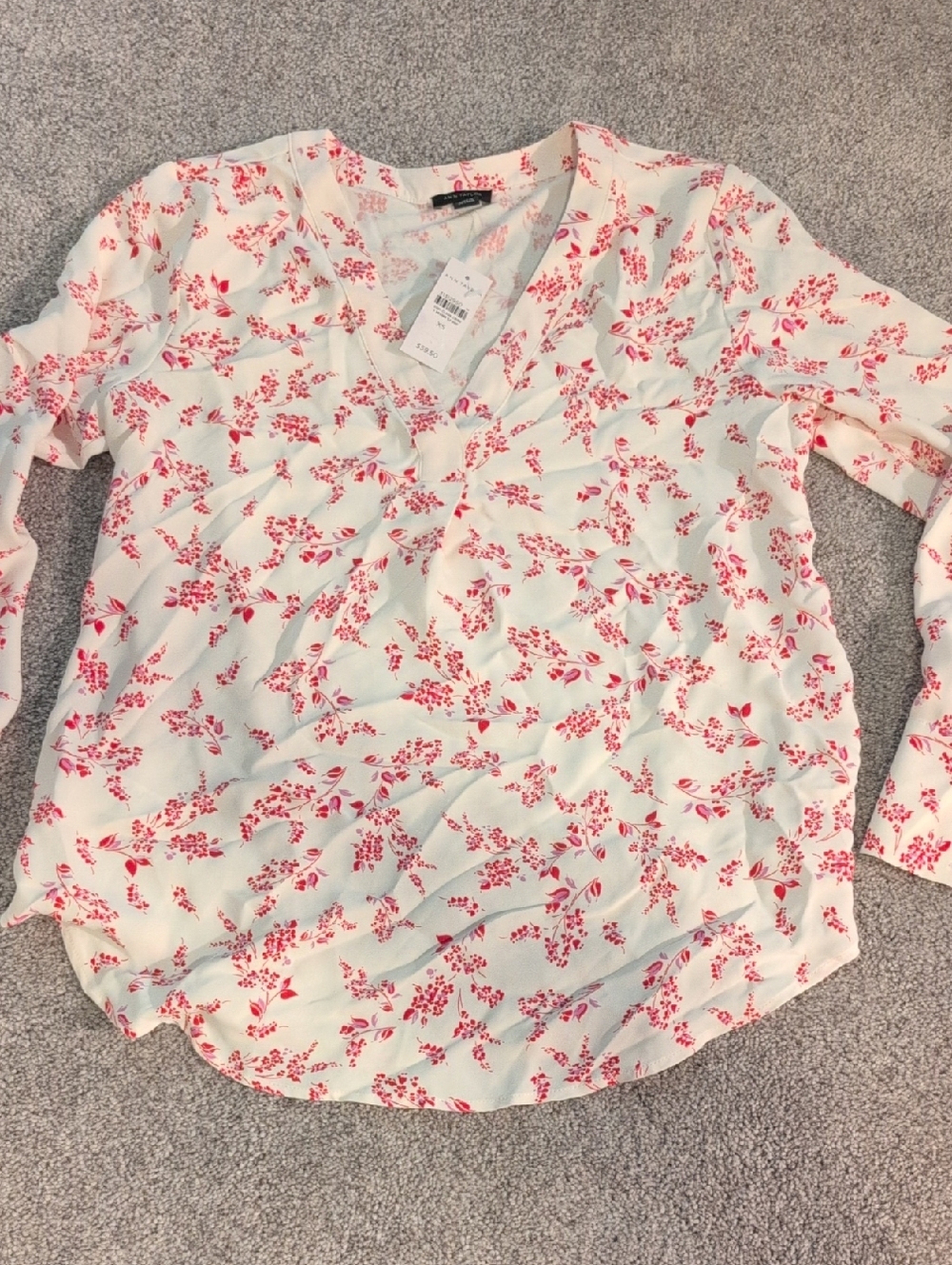 Ann Taylor Light Cream Floral V-Neck Women’s Blouse